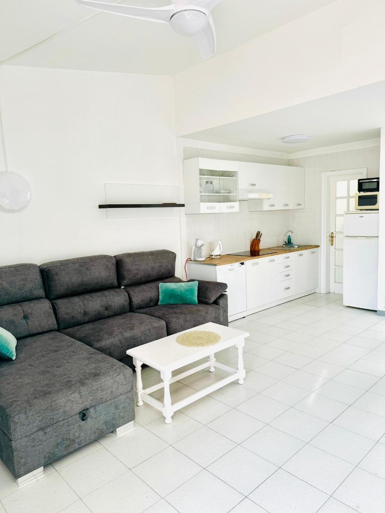 Island Village Ocean View 아데제 외부 사진